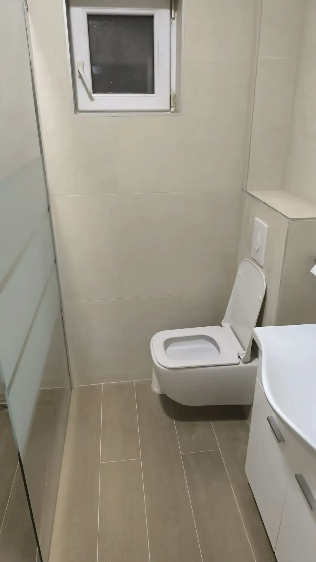 Kupatilo s walk-in tušem i mat staklom: gotovo, fotografija 3