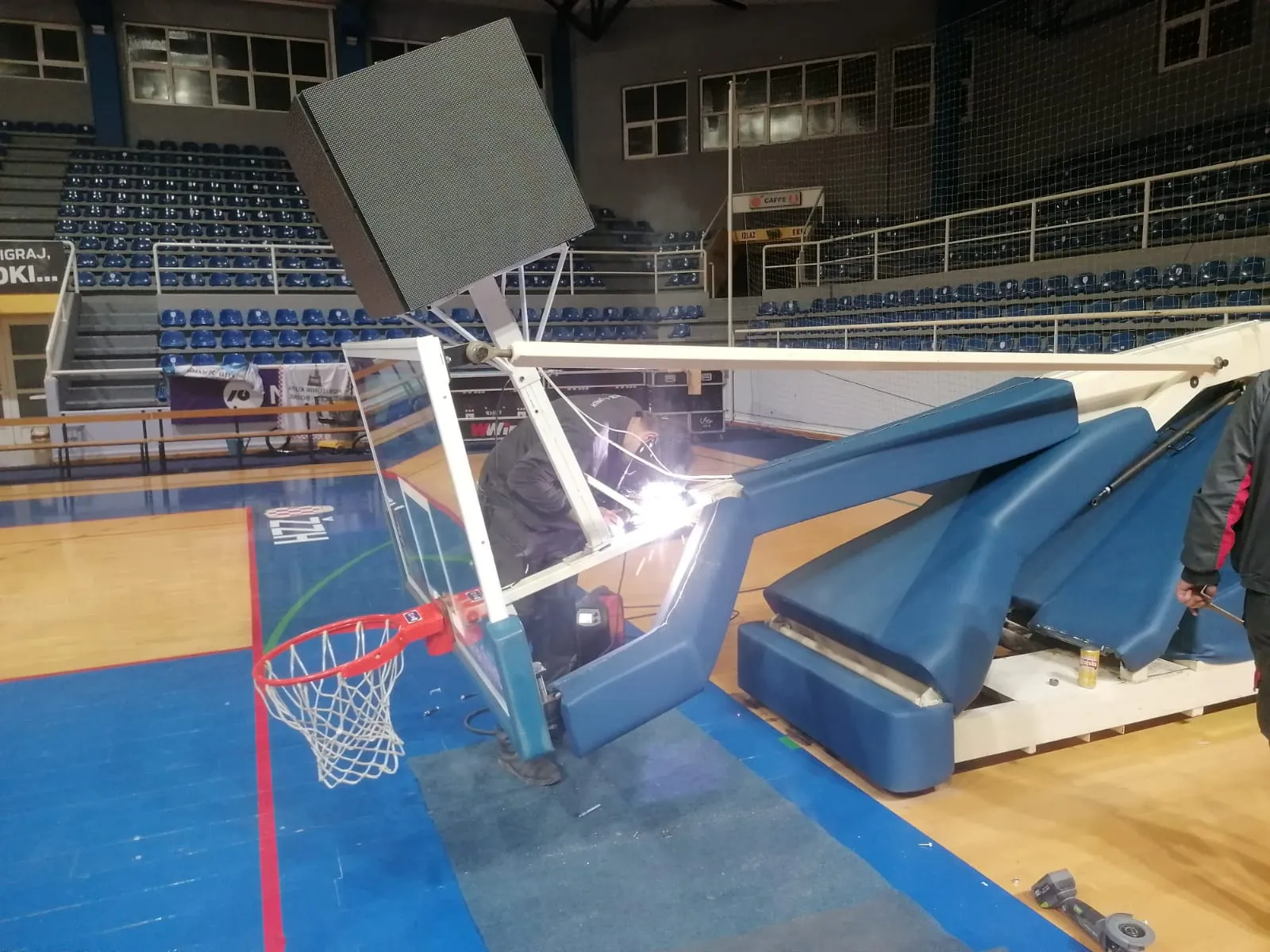 Nosači za LED semafor, HKK Široki: tijekom radova, fotografija 6